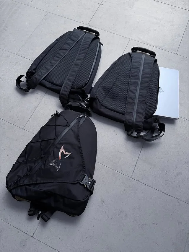 TRANSFORMA BAG (2-IN-1 CONVERTIBLE)