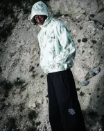 Mertra Hand Spray Pullover